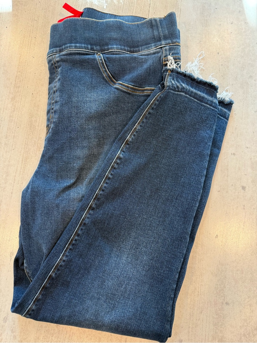 Spanx. 1x. Jeggings. Dark Wash. Distressed. GUC. Raw hem. Cotton Blend.